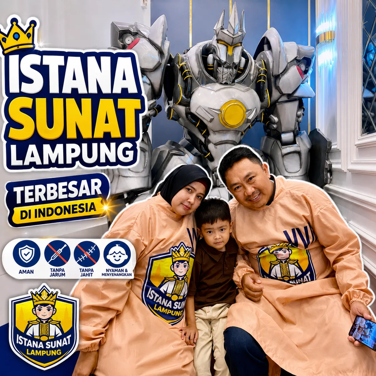 Keluarga pasien berfoto dengan patung robot mecha raksasa di klinik